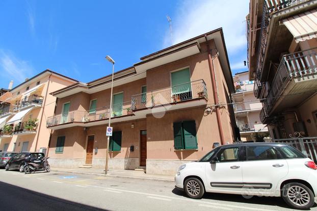 5 LOCALI A SAN BENEDETTO DEL TRONTO