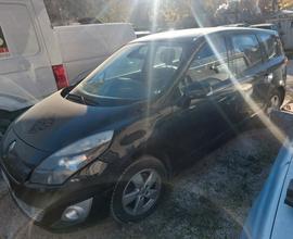 Renault Scenic 1.5 DCI 110 CV danno al motore