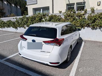 Toyota Auris Touring 1.8 Hybrid 