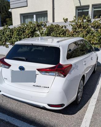 Toyota Auris Touring 1.8 Hybrid 