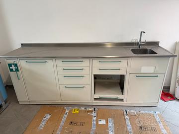 Mobile Loran per studio Dentistico