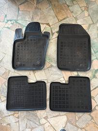 Tappetini in gomma per Fiat 500 X