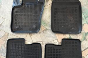 Tappetini in gomma per Fiat 500 X