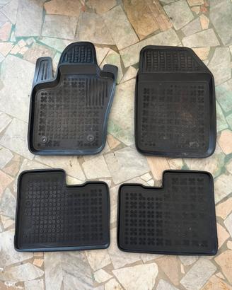 Tappetini in gomma per Fiat 500 X