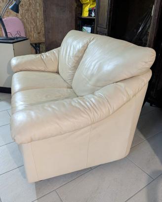 Due divani ecopelle