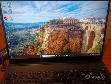 Dynabook / Toshiba Tecra A50-J -17G  8 RAM SSD512