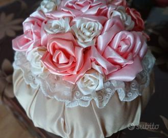 composizione di fiori rosa 