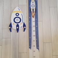 Metro da parete ed appendi abiti bimbo