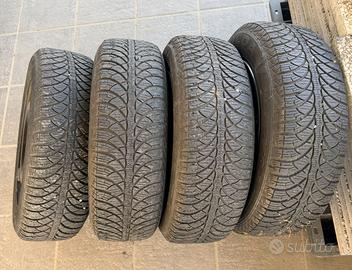 4 cerchi in ferro con gomme da neve