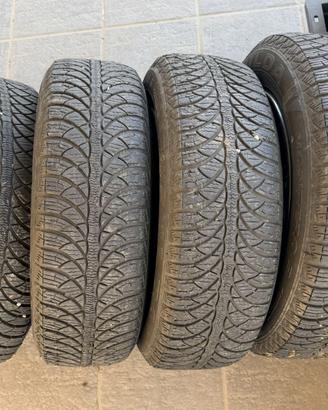 4 cerchi in ferro con gomme da neve