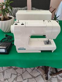 Macchina da cucire Necchi 215 Chic