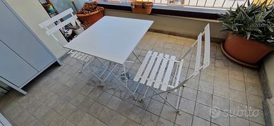 Tavolo e 2 sedie da esterno in metallo bianco