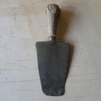 Antico coltello taglia parmiggiano collezione muse