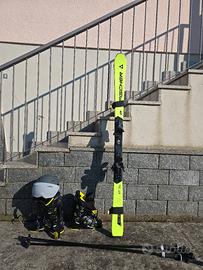 Sci, casco, racchette e scarponi