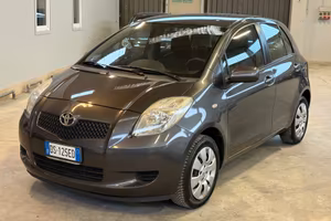 Toyota Yaris 1.0 5 porte Sol