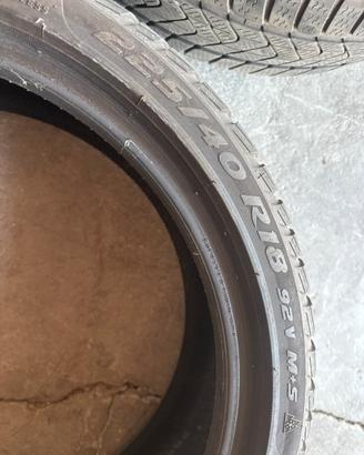 Pirelli 225/40 18 Sottozero 92v m+s
