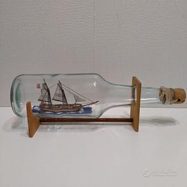 Nave antica in bottiglia  da collezione