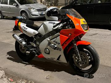 Yamaha FZR 600
