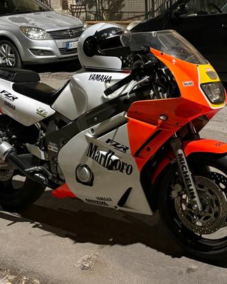 Yamaha FZR 600