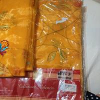 Tende velate Milk and Honey giallo oro con ricami 