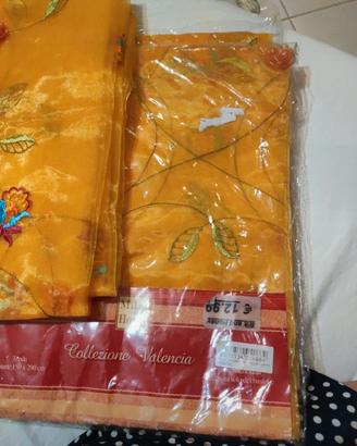 Tende velate Milk and Honey giallo oro con ricami 
