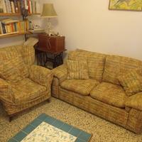 divano e poltrona comodi