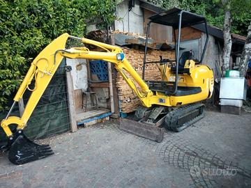 Komatsu PC 15