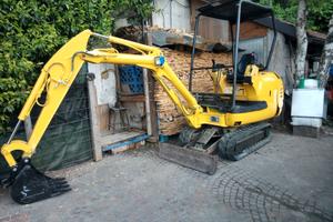 Komatsu PC 15