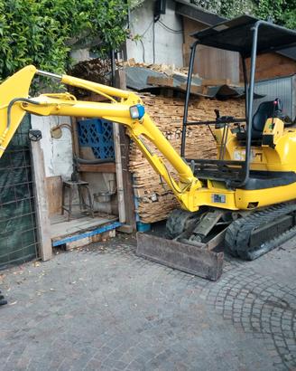 Komatsu PC 15
