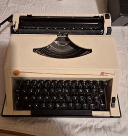 macchina da scrivere Rover 