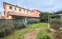 qpn3-nuda-proprieta-bilocale-con-garage-e-giard
