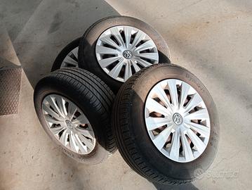 gomme complete di cerchi e borchie golf 7