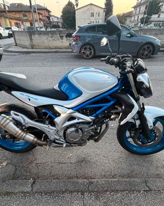 Suzuki SFV gladius 650