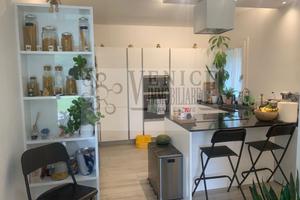 Incantevole Casa Singola con Giardino Privato a Vi