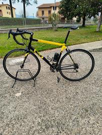 bici da corsa taglia L equivalente 56