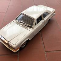 modellino vintage BURAGO rolls royce camargue 1/22