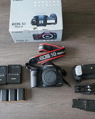 Canon 5DMrkiii + 4 batterie e telecomando