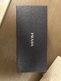 Occhiali da sole PRADA attualmente in collezione