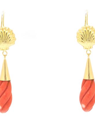 Orecchini in oro giallo con corallo momo