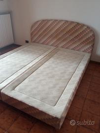 Letto matrimoniale con testiera