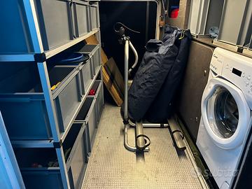 Scaffalatura per box camper completo