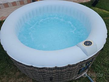 piscina idromassaggio