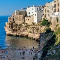 Camperisti sosta settimanale a Polignano a Mare