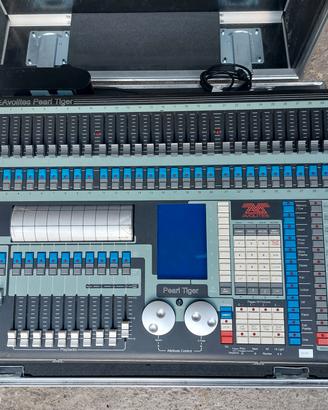 avolites pearl tiger con wing e  flight case