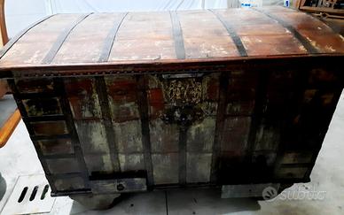 Forziere indiano del XIX secolo, baule con segreti