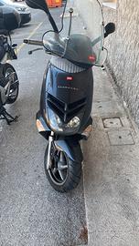 Scooter Aprilia Leonardo125