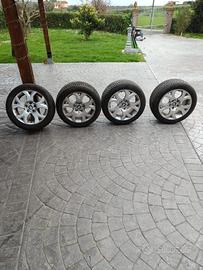Gomme e cerchi da 18 pollici BMW X5