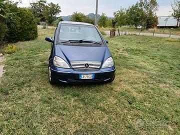 Mercedes classe a neopatentati