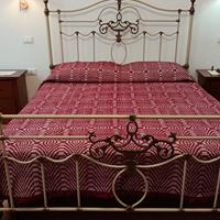 Copriletto più 3 tappeti artigianato Sardo