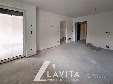 Nuovo bilocale con balcone a Termeno